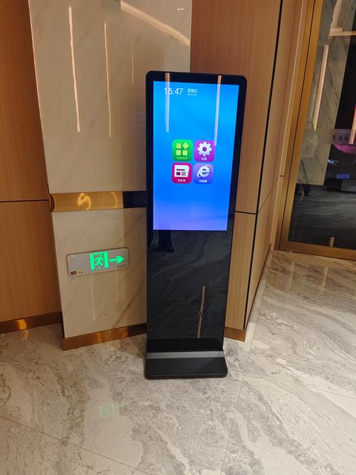立式廣告機(jī) 高清網(wǎng)絡(luò)宣傳觸摸一體機(jī)在酒店商場(chǎng)的應(yīng)用與價(jià)值